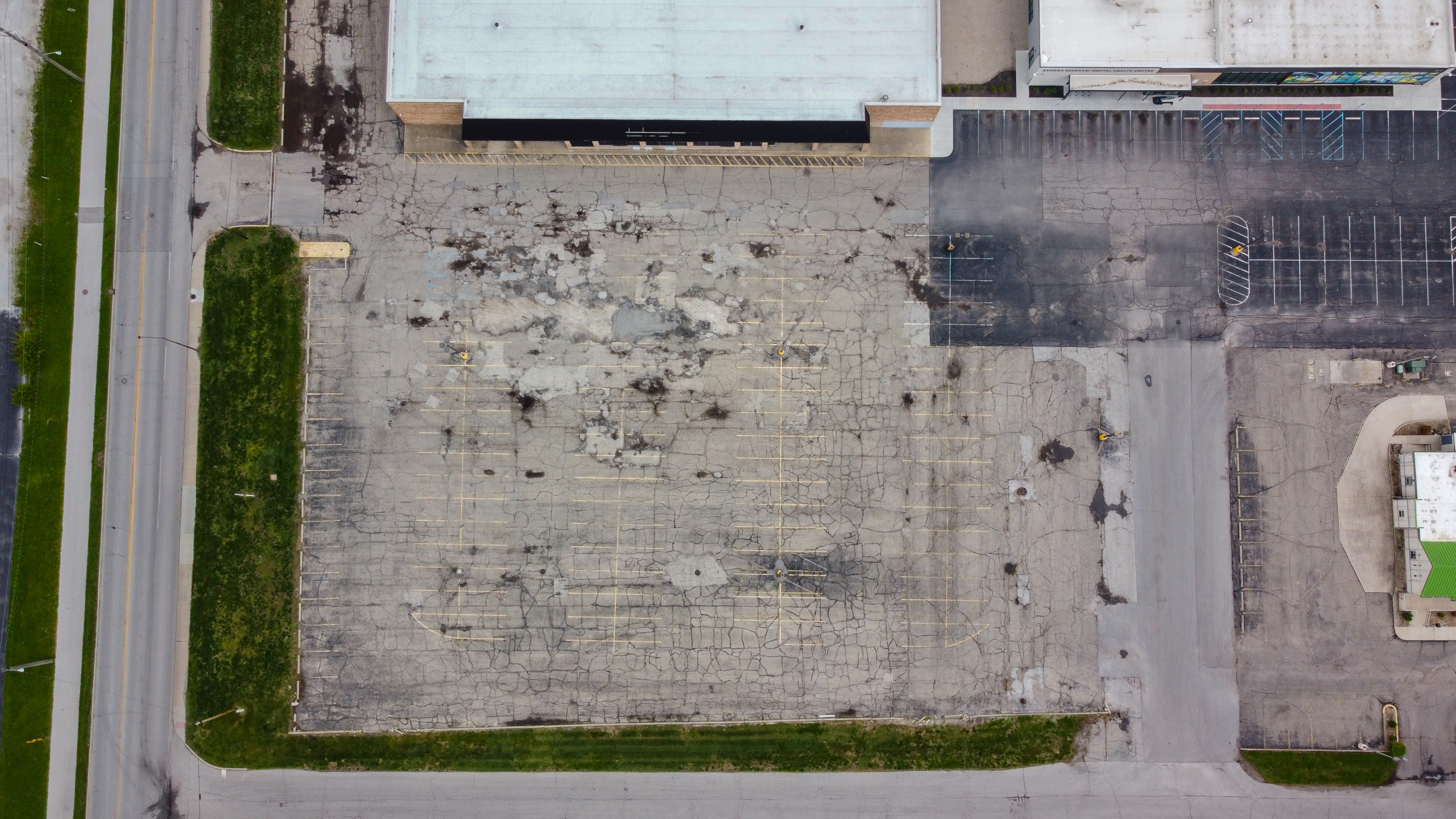 Owner-User or Redevelopment Commercial Opportunity in Indy