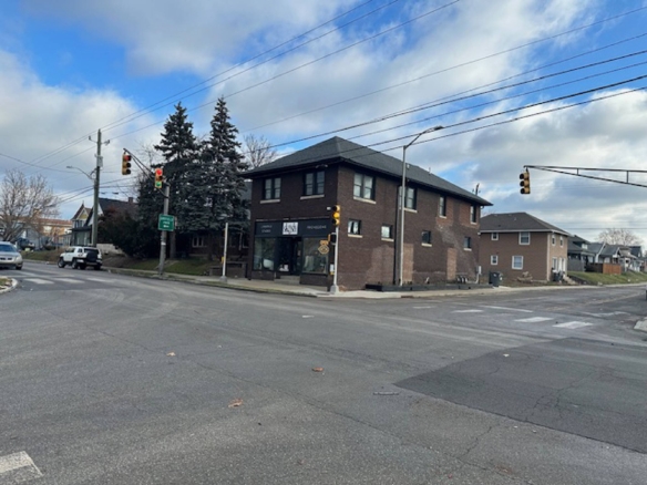 Newly renovated mixed-use building adjoining Garfield Park