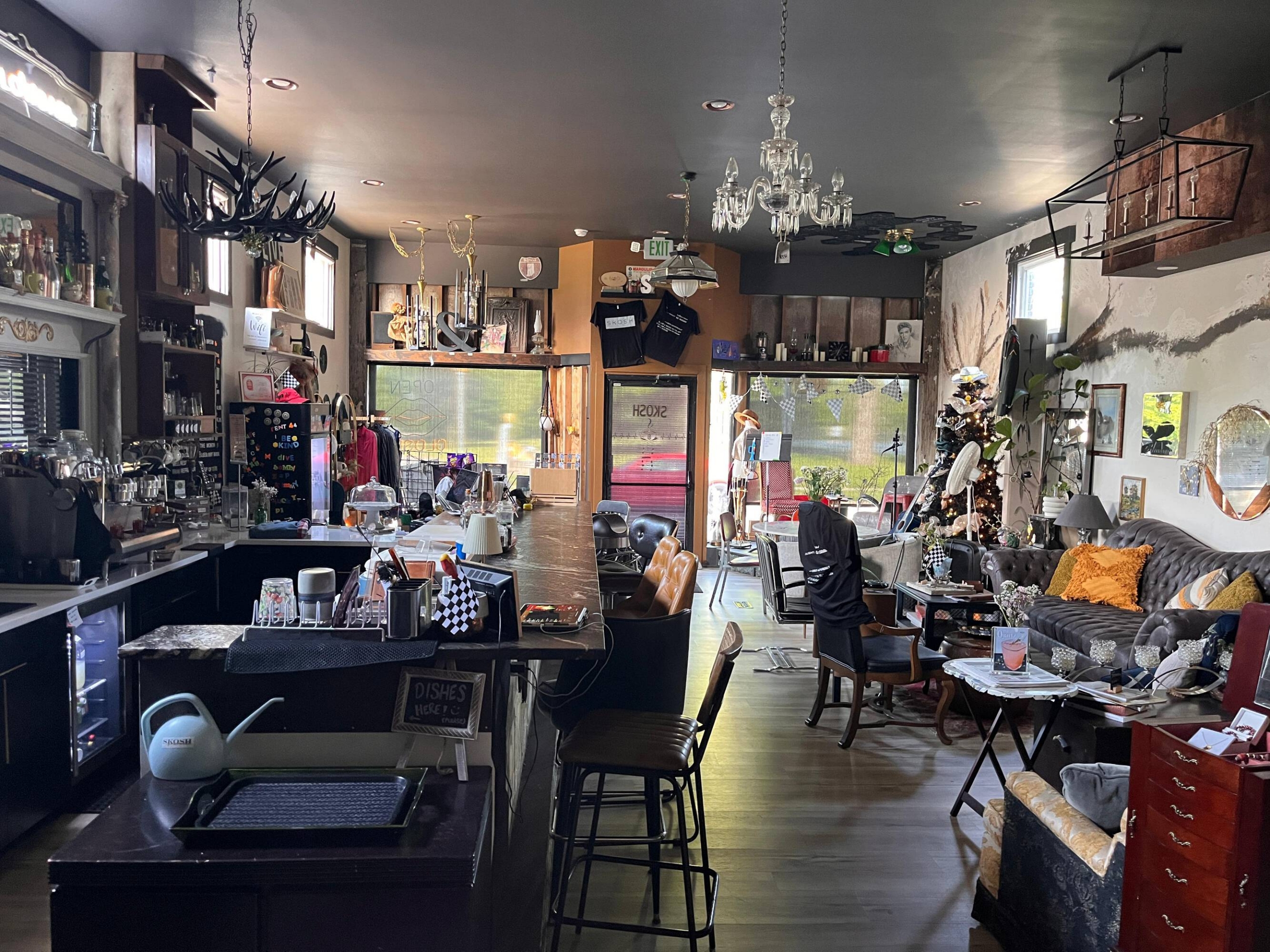 Newly renovated mixed-use building adjoining Garfield Park