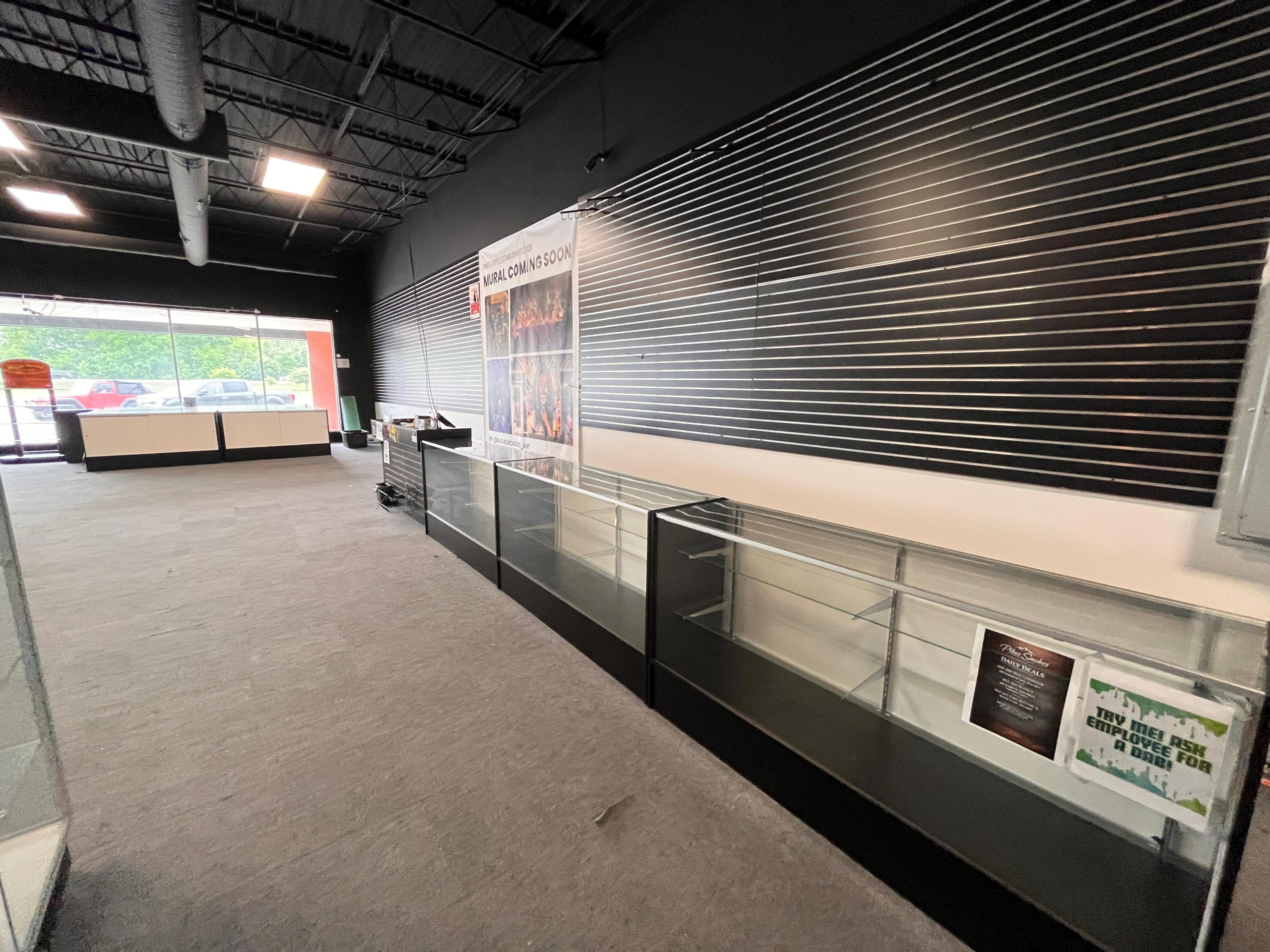 Retail | 1 space available | 1269-2966 SF