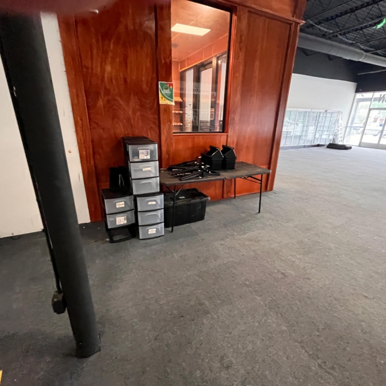 Retail | 1 space available | 1269-2966 SF