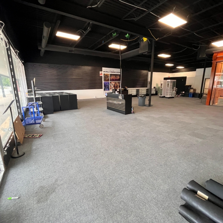 Retail | 1 space available | 1269-2966 SF