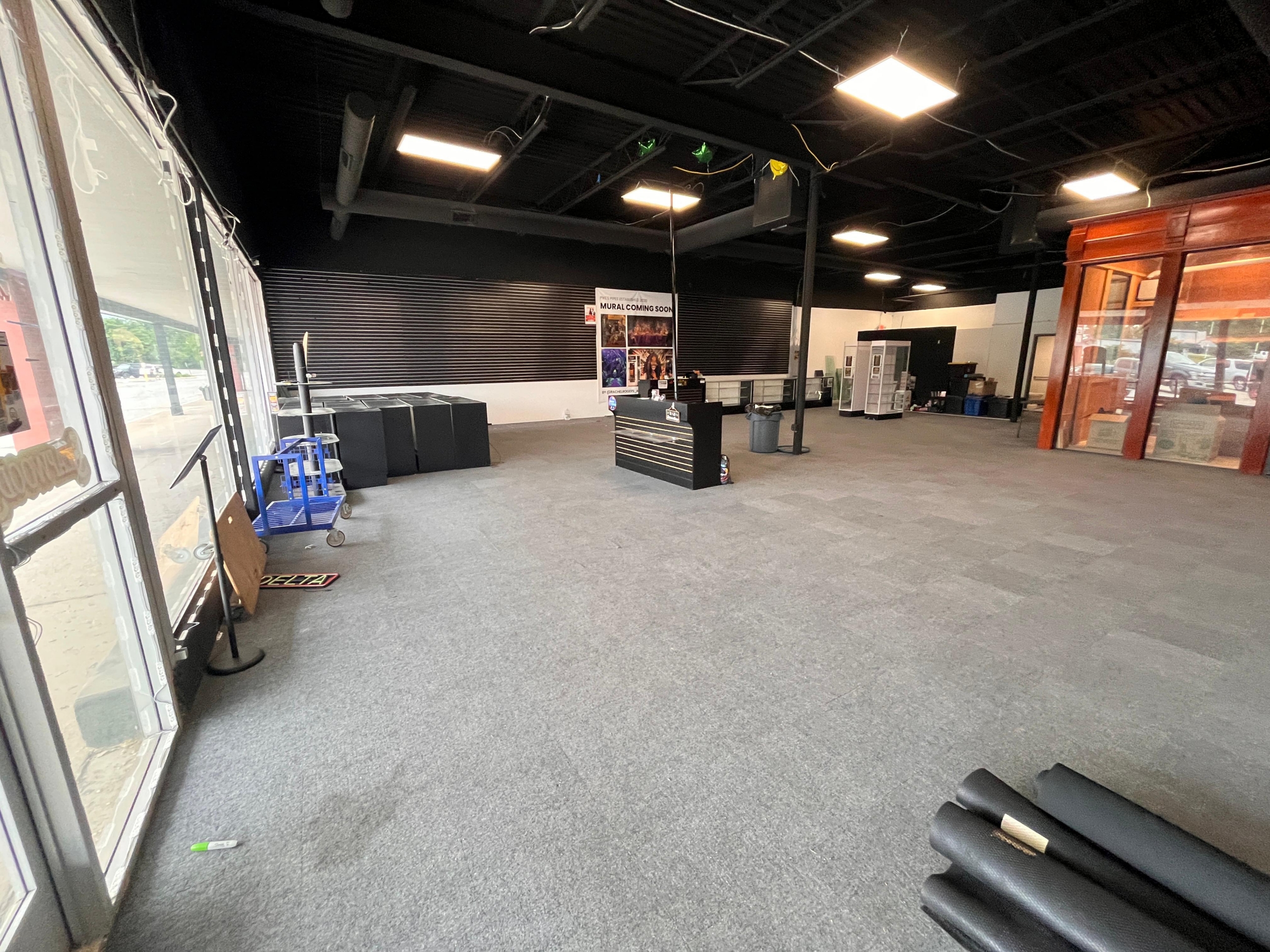 Retail | 1 space available | 1269-2966 SF