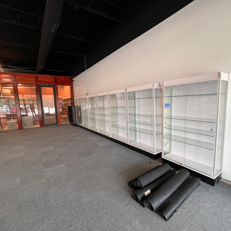 Retail | 1 space available | 1269-2966 SF