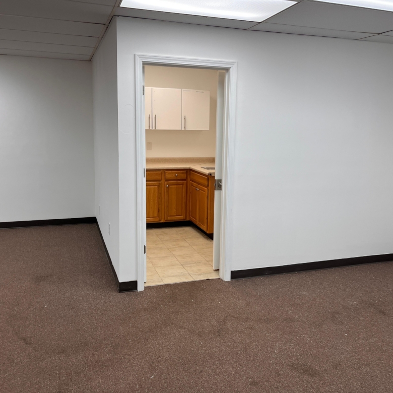 Northeast Indianapolis Professional Office Opportunity