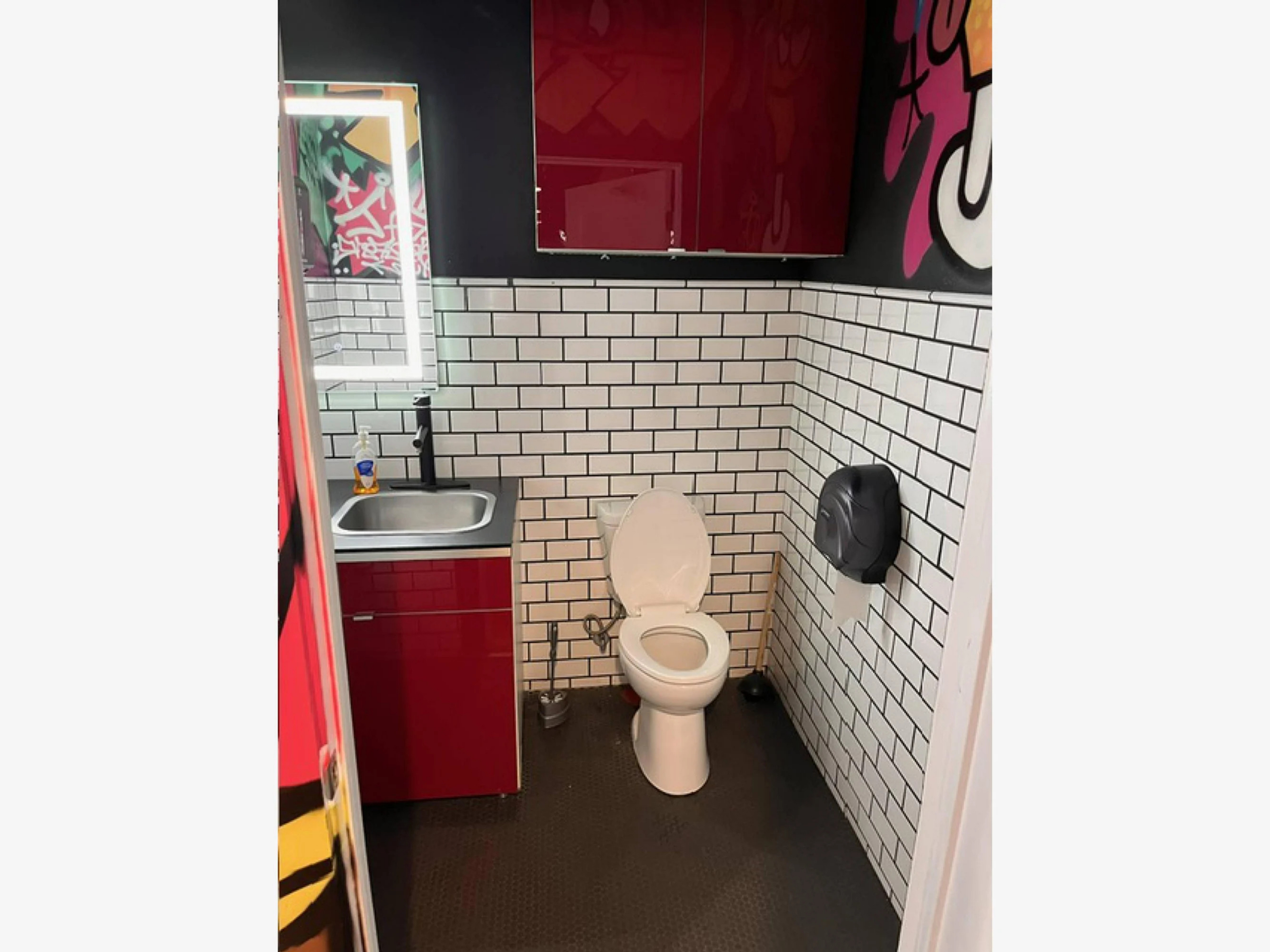 b90217248e2c412da3140ea5137efd49 (1) 1634 S East St