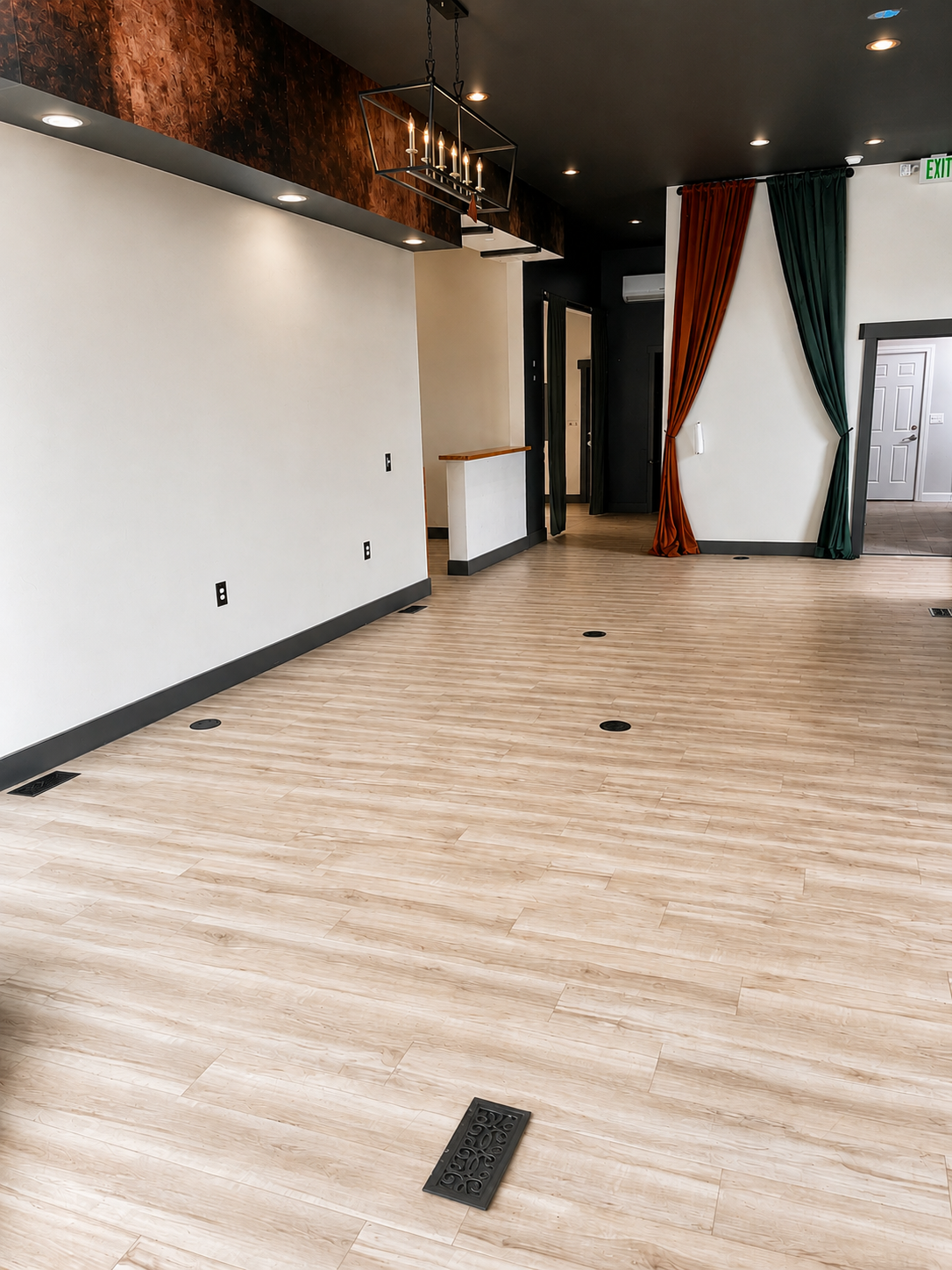 Corner Café/Retail Storefront — Garfield Park