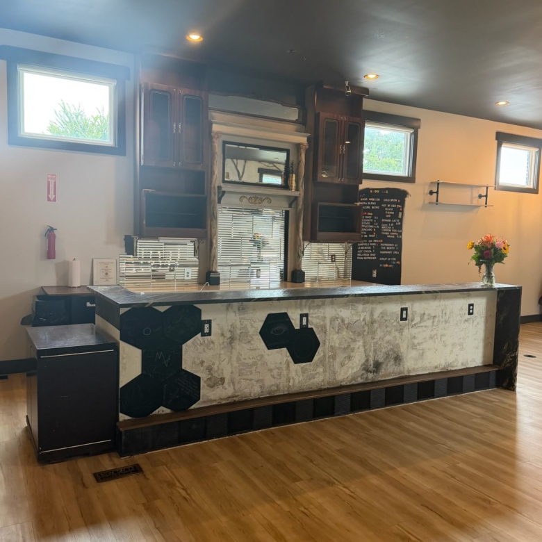 Corner Café/Retail Storefront — Garfield Park