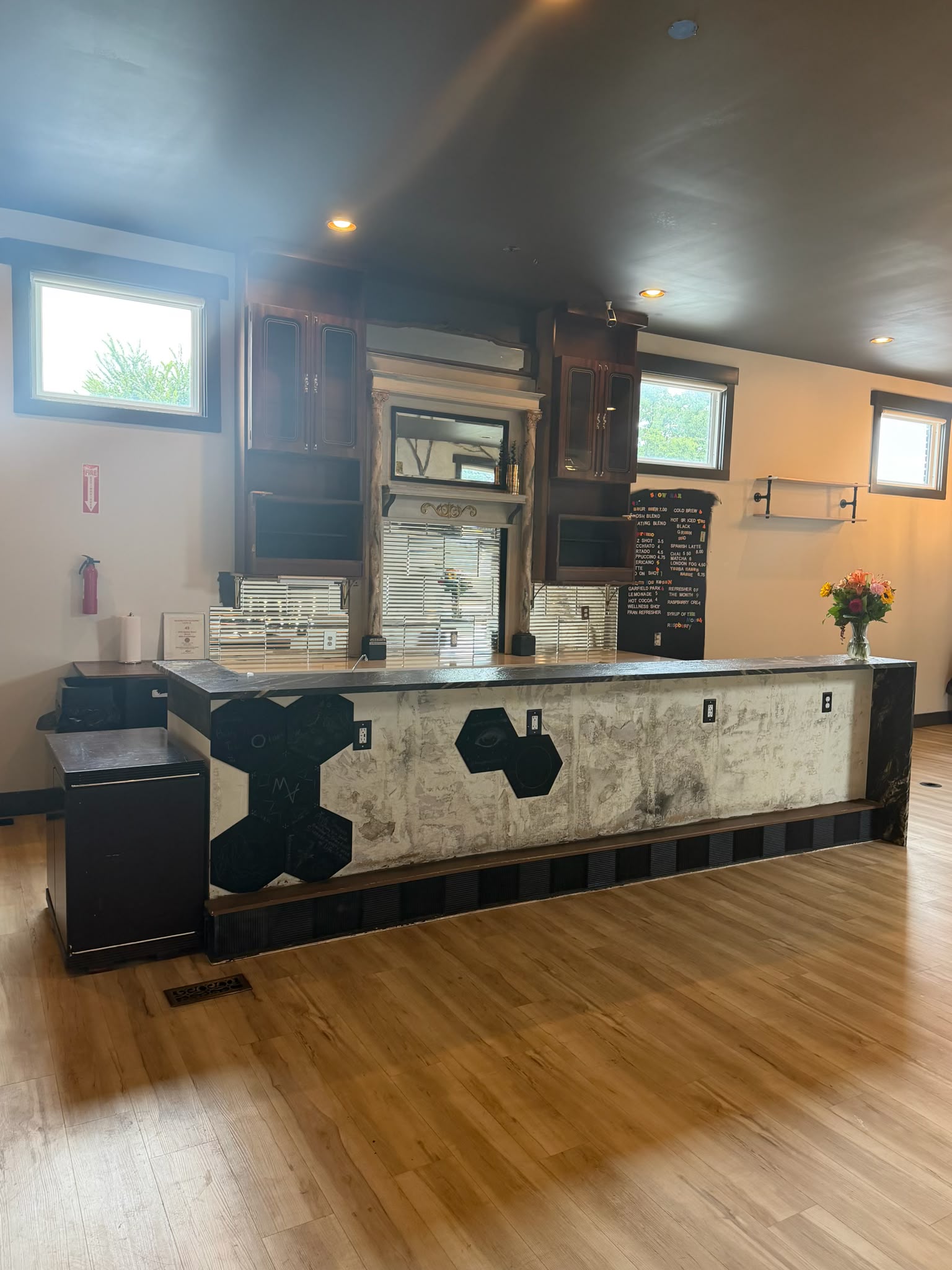 Corner Café/Retail Storefront — Garfield Park